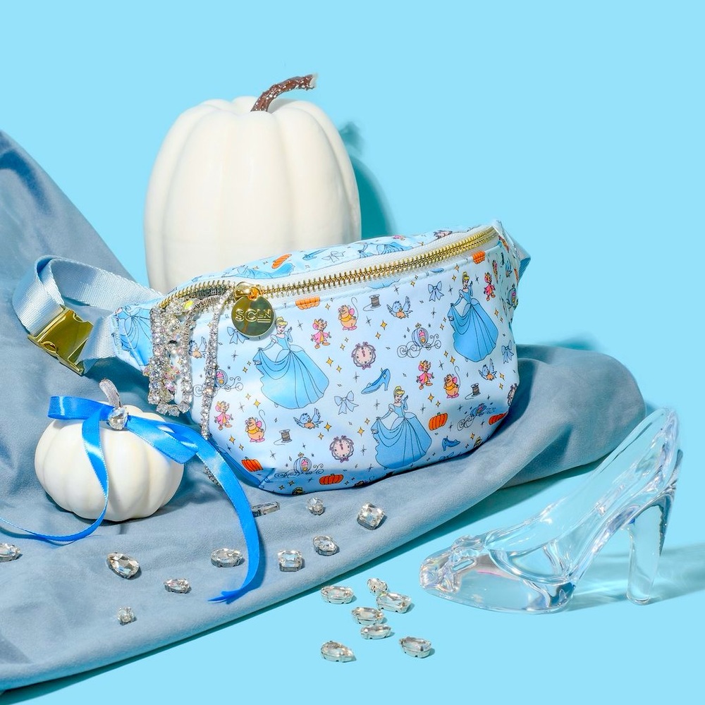 DisneyXStoneyClover Rare Stoney Clover lane Cinderella Fanny pack 🎃👑🩷